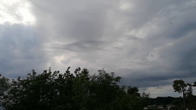 грозовые тучи прошли над Мюнхеном! смотреть онлайн