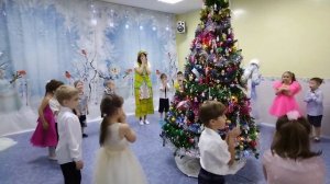 Новогодний утренник в группе 6 "На лесной полянке"