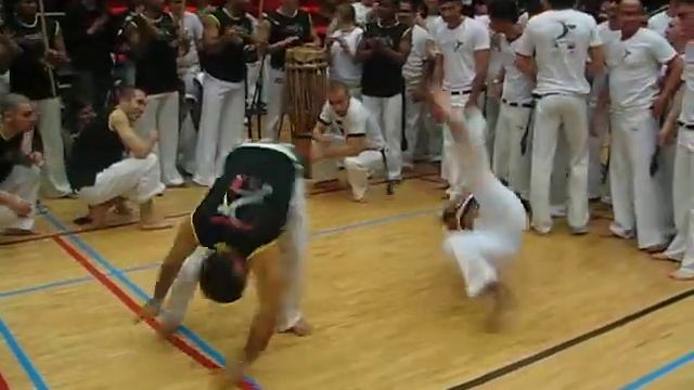 Mundo Capoeira - Batizado Bélgica 2008 - 08 смотреть онлайн
