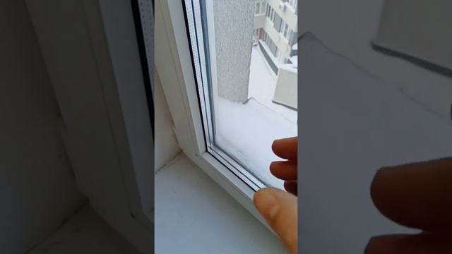 В пятикамерный профиль установлен тонкий стеклопакет как в трёхкамерный толщиной 32 мм #ремонтокон смотреть онлайн