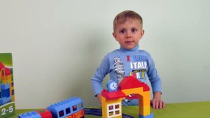 Лего поезд с железной дорогой. Играем с Даником в конструктор Lego Duplo