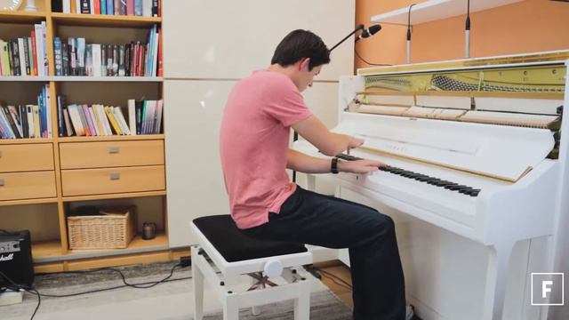 Florian Wagner plays Billie Eilish and Vivaldi on a piano and kick drum смотреть онлайн