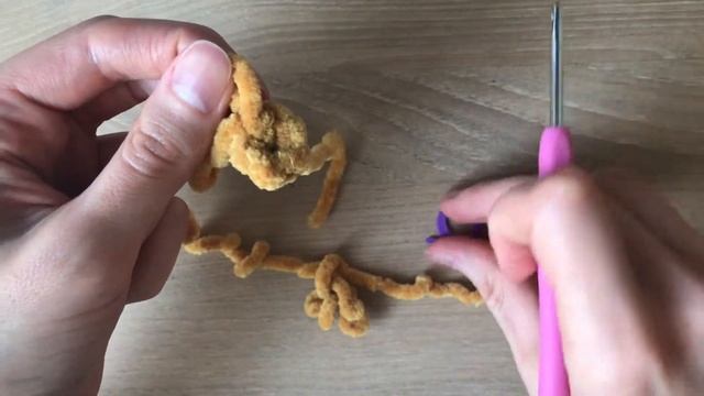Как вязать игрушку из плюшевой пряжи. 1 и 2 ряды