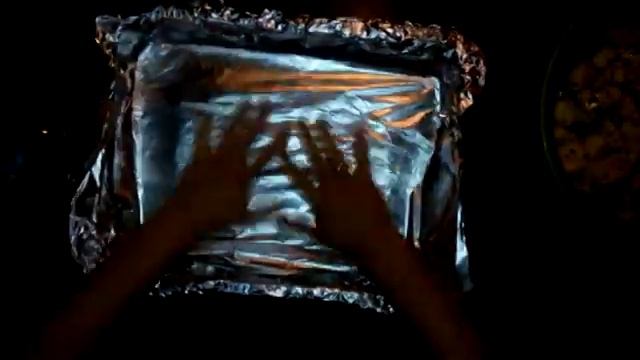 Курячі гомілки з картоплею в духовці смотреть онлайн