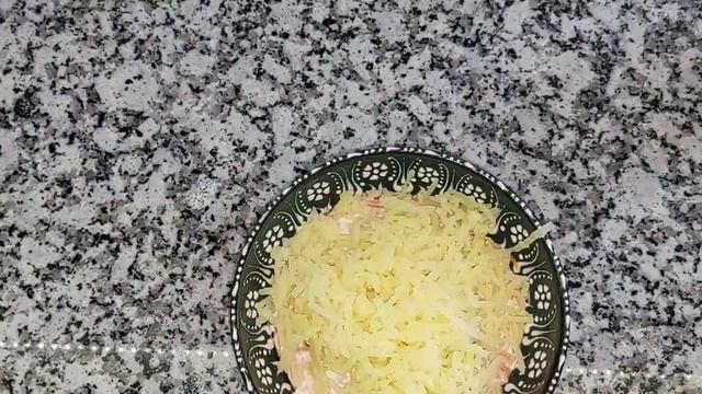 Салат "мимоза" с тунцом. Ton balıklı salata "mimoza". Salad with tuna "mimosa". 含羞草金槍魚沙拉. смотреть онлайн