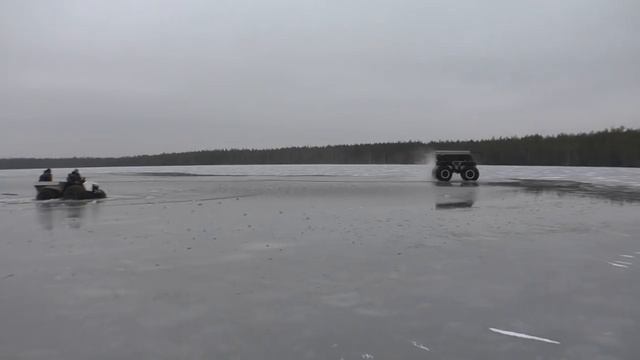 Выход с воды на лед по Череповецки. Вездеход "Валли", "Феникс" и др смотреть онлайн