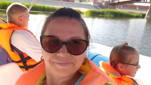 ПЛАВАЕМ НА КАТАМАРАНЕ.