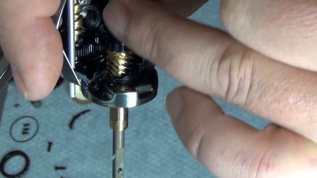 Shimano Stella18 4000 взгляд изнутри + лёгкое сравнение с Stella 10 4000. Часть 3 смотреть онлайн