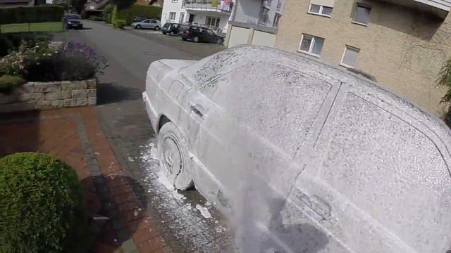 OldButGold - Mercedes - Benz 190E 1.8 (W201) Washday смотреть онлайн