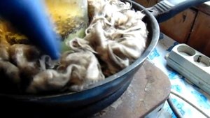 Самодельная азотная кислота из кальциевой селитры и аккумуляторного электролита.