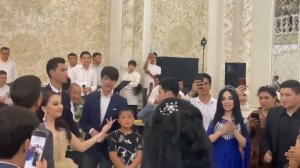 “Qodirxon” serialidagi bosh aktyor uylandi. Toʻliq toʻyni koʻring. Elmurod Dilxush jonli ijroda.