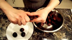 Как жарить каштаны. Каштаны в духовке. Как жарить каштаны дома. Каштаны рецепт.