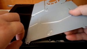 Частичный разбор ps4 слим для очистки от пыли