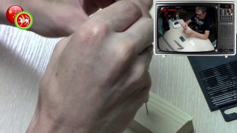 Ручная мини-дрель и набор свёрл | Manual mini-drill and set of drill bits.