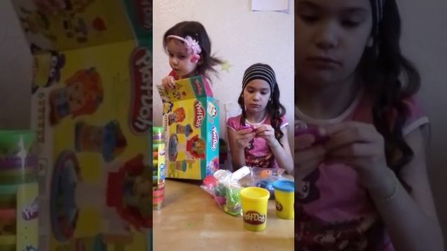 Открываем набор Play-Doh парикмахера часть 1 смотреть онлайн