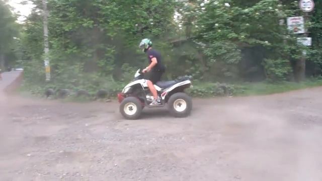Дрифт на квадроцикле Sym Quadlander 200 смотреть онлайн