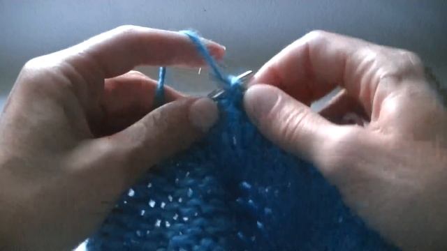 Вязание шапки платочной вязкой.Knitting hats Garter