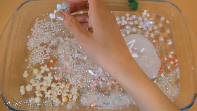 Белый слайм. 🤍 Добавляю в слайм косметику, блестки и бусины. 👑 ASMR Slime. смотреть онлайн