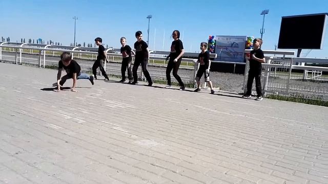 2018.05.23. Выступление на Ипподроме "Акбузат". Студия брейк-данса Sense of life смотреть онлайн