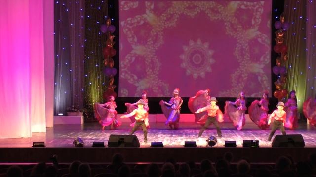 Цыганский танец.Исполняют мои воспитанники ))) смотреть онлайн