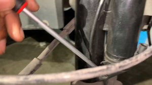 W220 MERCEDES S430 AIR STRUT REMOVAL/INSTALLATION