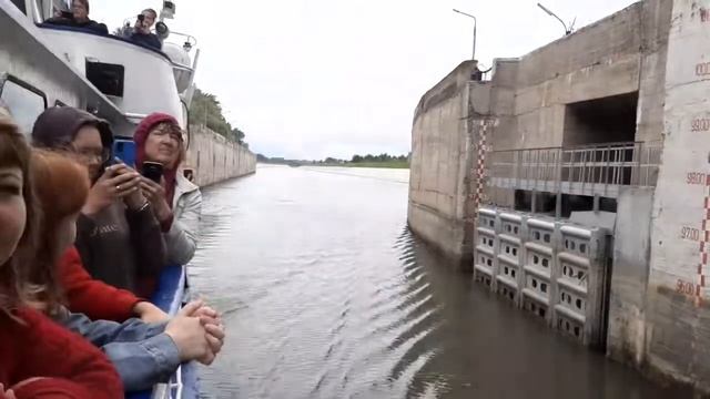Шлюзование в аванпорт Новосибирского водохранилища от Речного вокзала