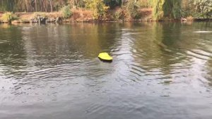 Кораблик для рыбалки и прикормки Тирг на водомёте