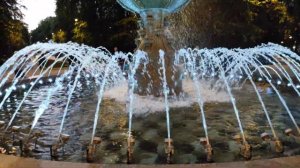 Фантан в парке Северного речного вокзала