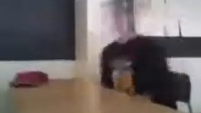 Головой об стол смотреть онлайн