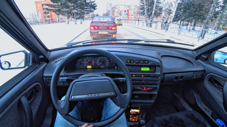 ЕДУ НА ВАЗ 2114 ПО ЗИМНЕМУ ГОРОДУ - ВИД ОТ ПЕРВОГО ЛИЦА! смотреть онлайн