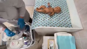 Туалет глаз, ушных и носовых ходов в рамках туалета новорожденного.mp4