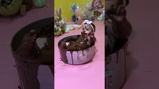 Bebê na Panela de Chocolate/ gravando um comercial de Páscoa!!!