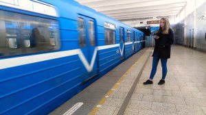 Перегонка метро-поезда 81-717.5/714.5 "Номерной", станция метро Рыбацкое