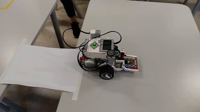 Lego Mindstorms EV3 - Medium Motor Driving Base with Gyro смотреть онлайн