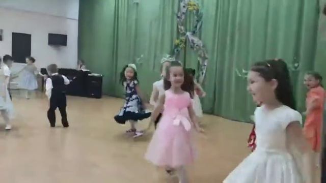 Танец "Модницы и модники" смотреть онлайн