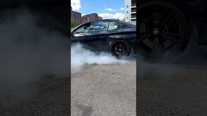 BMW M5 F10 Competition Burnout