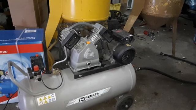 Поршневой компрессор СБ 4/C-100 LB30 A от Ремезы. Запуск и время до набора полного бака.