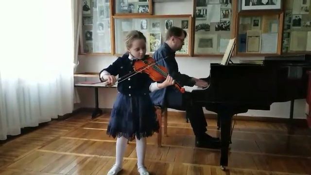 Погончук Злата, 1 клас скрипки. Українська народна пісня "Залітай, залітай" смотреть онлайн