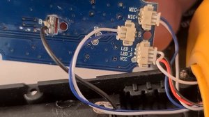 Ремонт микрофона нет зарядки, выломали разьём