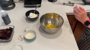 Печем пирог в аэрогриле // Заливной пирог со сливами // Влог США