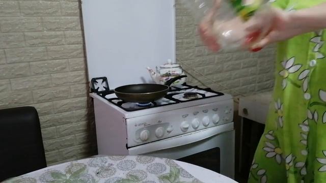Жарю котлеты.