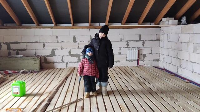 Реакция детей на стройку дома. первый раз увидеть свою комнату. Пришла зима. Влог с зимнего участка