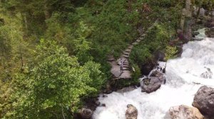 Абхазия. Дорога к Гегскому водопаду. Тарзанка через реку Гега
