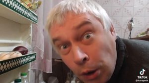 А я не понял что вы делайте в моем холодильнике??