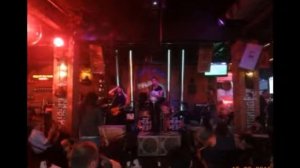 В шумном балагане любят собираться