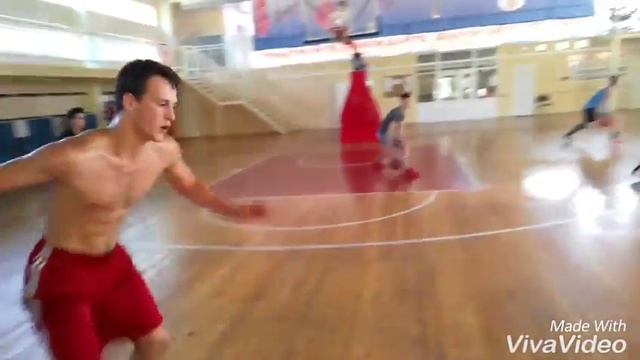 Разминка с дриблингом перед основной частью тренировки. смотреть онлайн