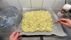 Рулет из цукини с красной рыбой