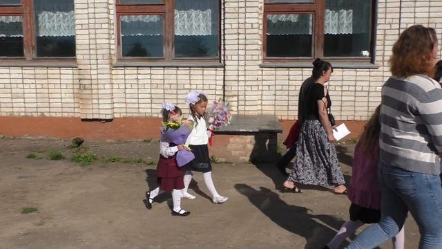 Здравствуй, школа дорогая! Мы скучали по тебе! смотреть онлайн