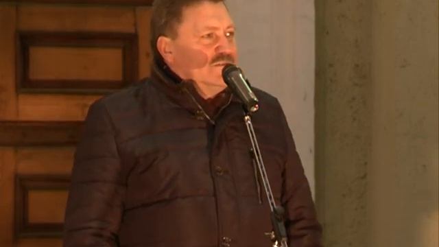 Праздник к нам приходит. Вместе с Уральской Сталью новый год ещё теплее и ближе смотреть онлайн