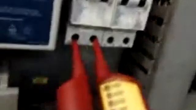 Как работать указателем напряжения Benning Duspol Compact смотреть онлайн